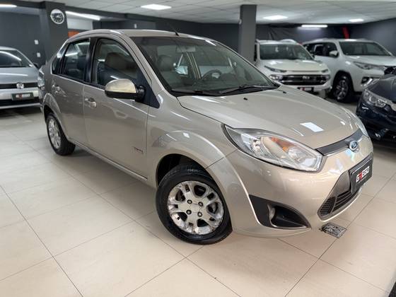 FORD FIESTA 1.6 ROCAM SE 8V FLEX 4P MANUAL